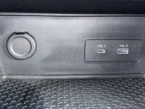 Used 2025 Nissan Pathfinder SV FWD image 6
