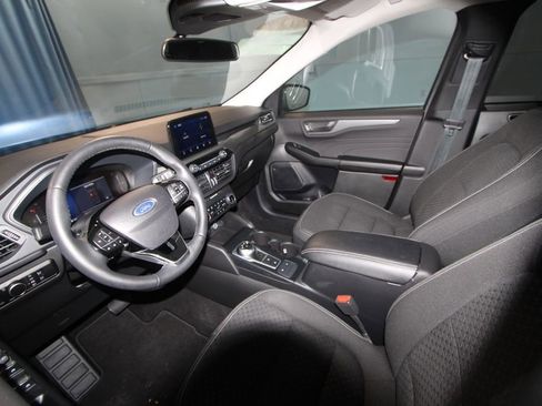 Used 2023 Ford Escape Active AWD/4WD image 2