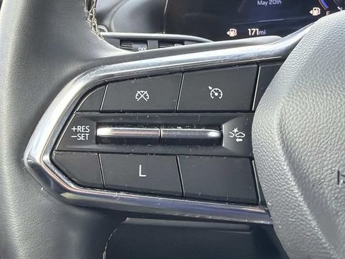 Used 2025 Chevrolet Traverse LT FWD image 25