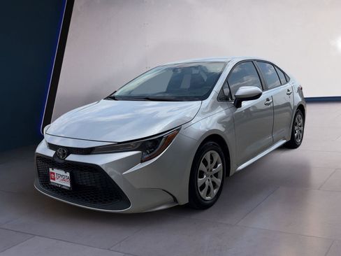 Used 2021 Toyota Corolla LE image 1