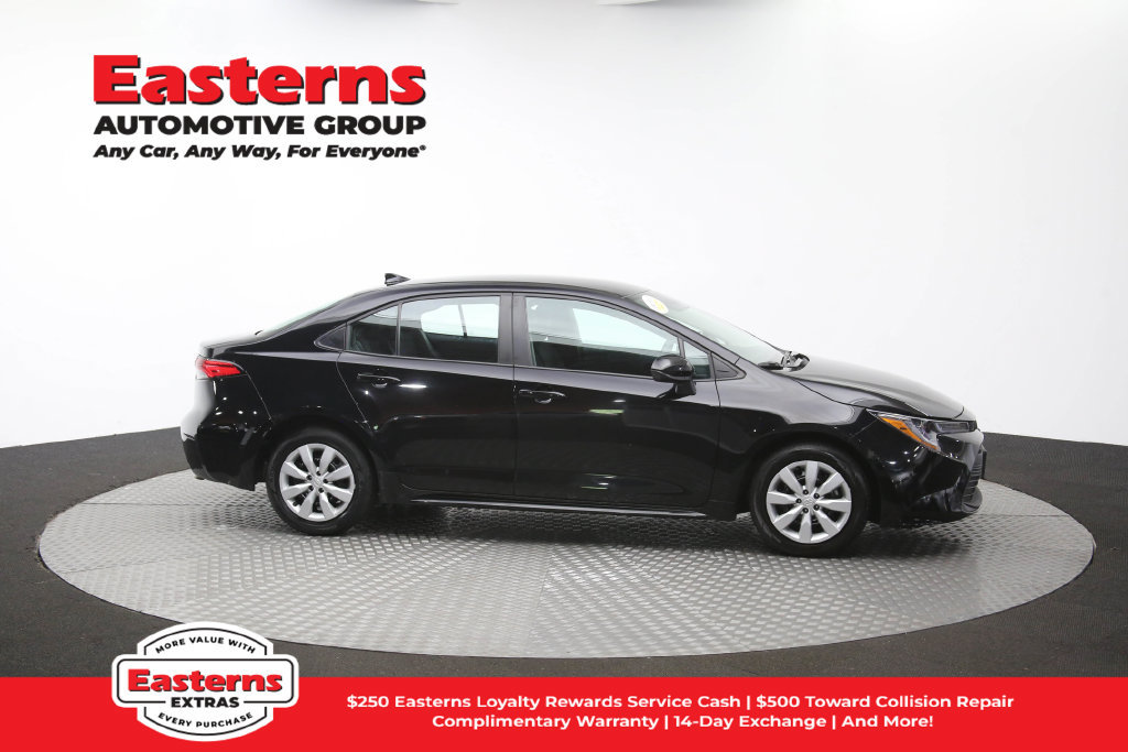 Used 2025 Toyota Corolla LE FWD image 45