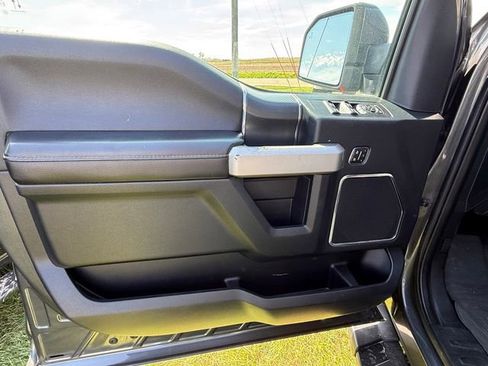 Used 2019 Ford F150 Lariat w/ Equipment Group 502A Luxury AWD/4WD image 12