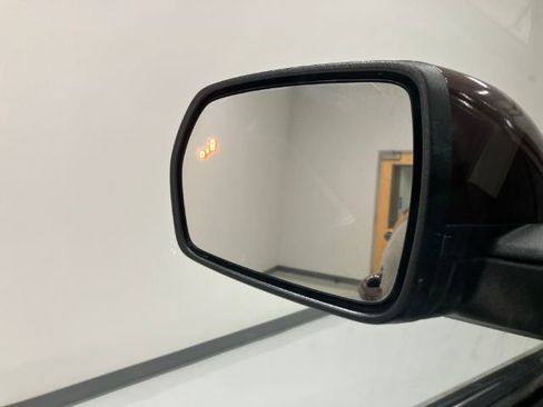 Used 2022 Ford Edge SEL image 25