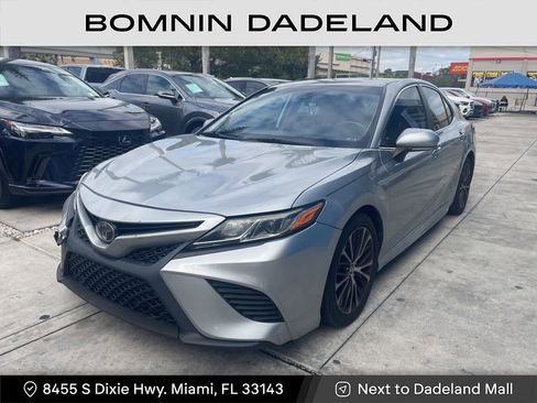 Used 2019 Toyota Camry SE image 1