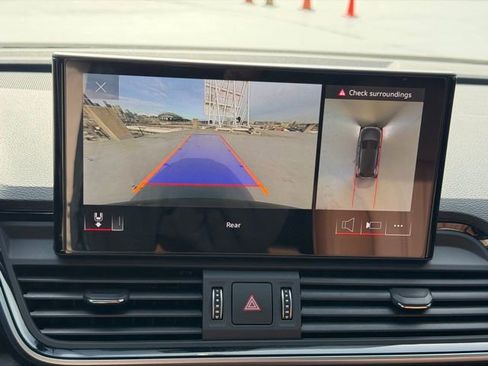 Used 2024 Audi Q5 e Premium Plus w/ Premium Plus Package image 17