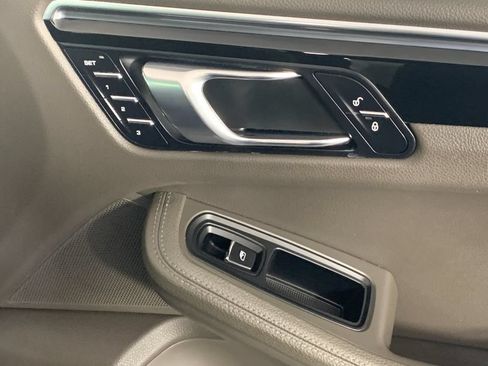Used 2018 Porsche Macan S AWD/4WD image 40