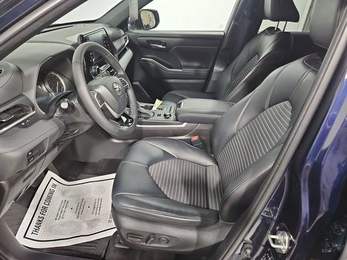 Used 2022 Toyota Highlander XSE AWD/4WD image 10