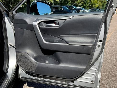 Used 2019 Toyota RAV4 XLE image 24
