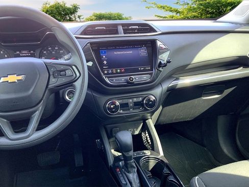 Used 2021 Chevrolet TrailBlazer LT w/ Convenience Package image 9