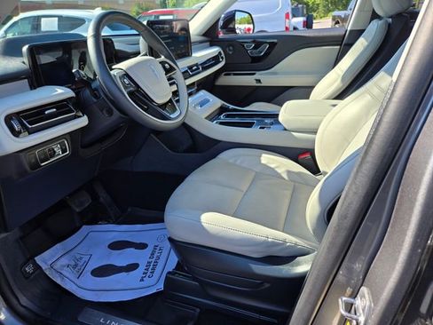 Used 2025 Lincoln Aviator Reserve w/ Illumination Package AWD/4WD image 9