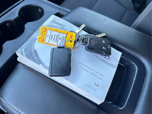 Used 2017 GMC Sierra 2500 SLE w/ HD SLE Preferred Plus Package image 39