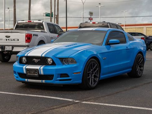 Used 2013 Ford Mustang GT RWD image 3