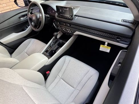 Used 2025 Honda Accord SE image 17