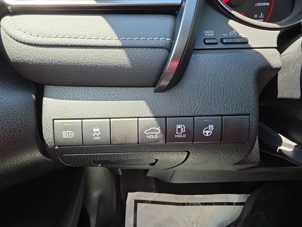 Used 2022 Toyota Camry XSE FWD image 10