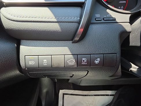 Used 2022 Toyota Camry XSE FWD image 10