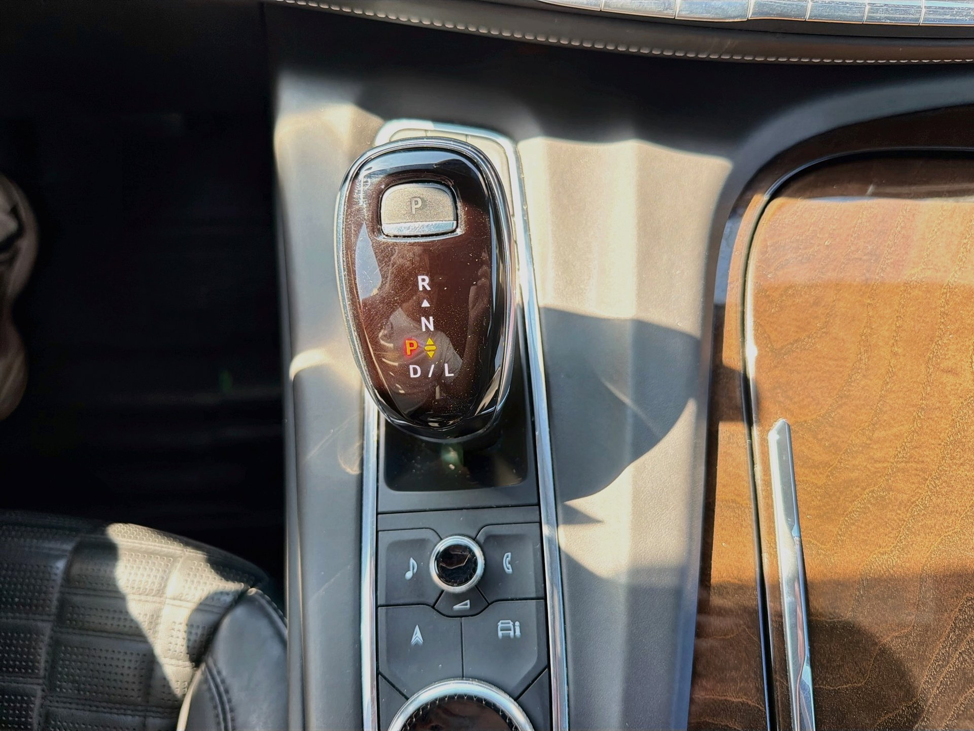Used 2023 Cadillac Escalade Sport Platinum w/ Heavy-Duty Trailer Package AWD/4WD image 20