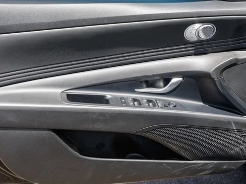 Certified 2022 Hyundai Elantra Limited FWD image 25