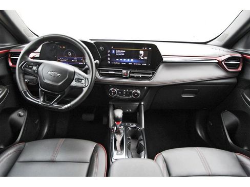 Used 2026 Chevrolet TrailBlazer RS w/ Convenience Package FWD image 9