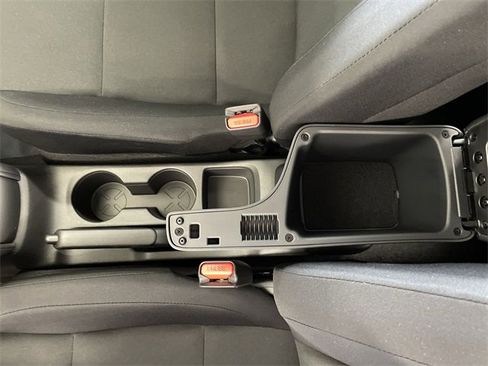 Certified 2025 Nissan Kicks Play S image 22