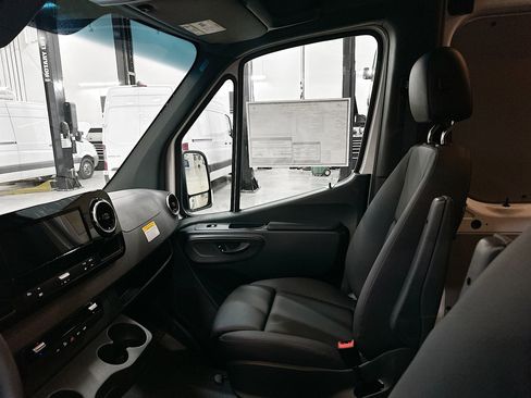 Used 2026 Mercedes-Benz Sprinter 2500 image 24
