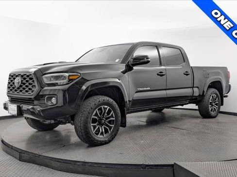 Used 2022 Toyota Tacoma TRD Sport w/ TRD Premium Sport Package AWD/4WD image 2