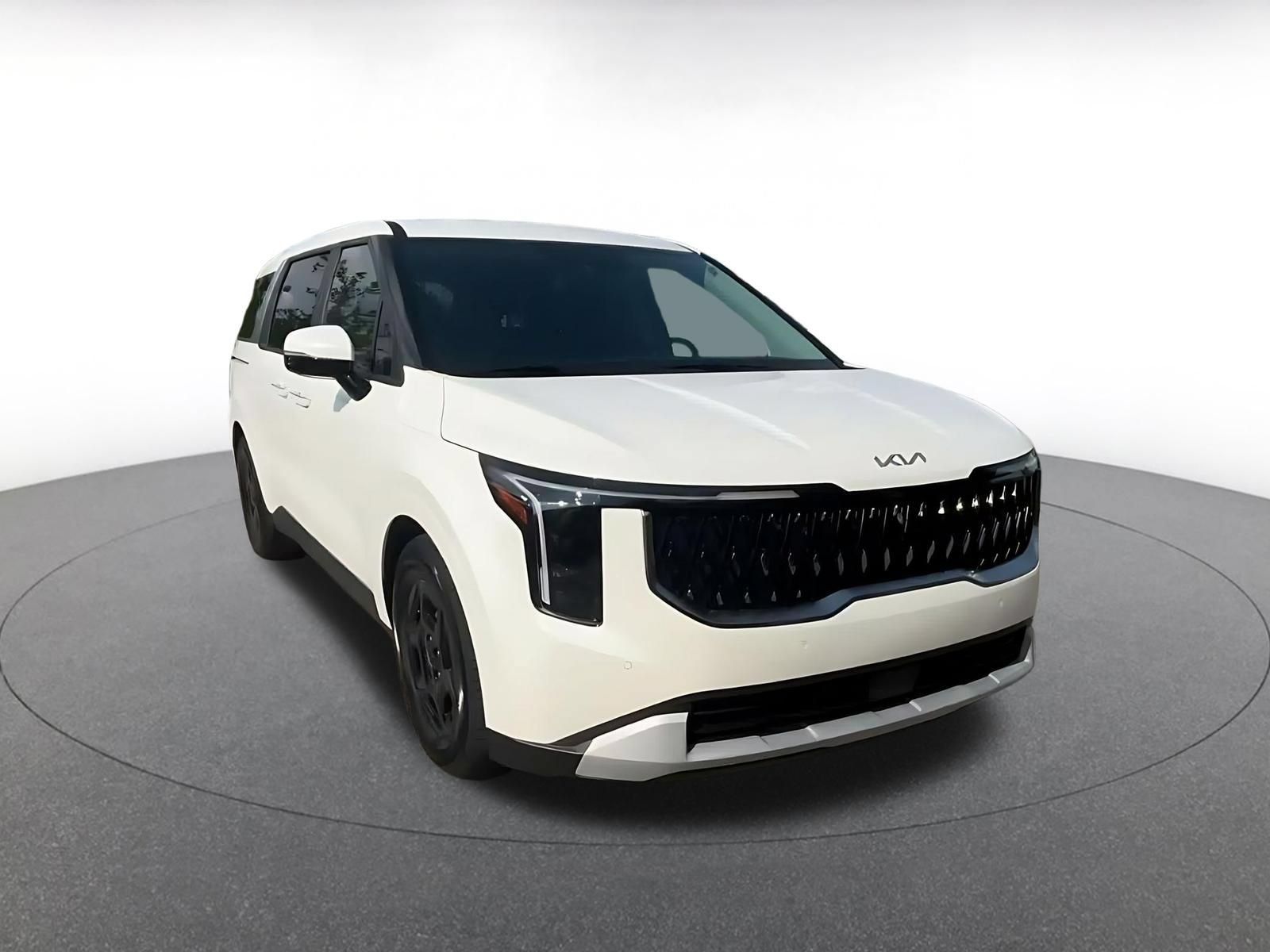 Used 2026 Kia Carnival FWD image 3