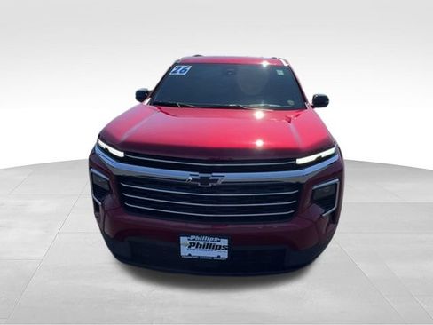 Used 2026 Chevrolet Traverse LT w/ Driver Confidence Package AWD/4WD image 3