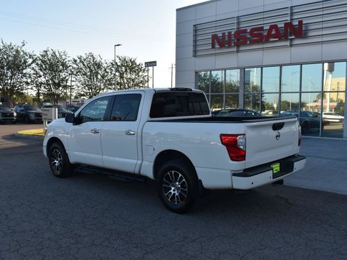 Used 2021 Nissan Titan SV w/ SV Convenience Package AWD/4WD image 6