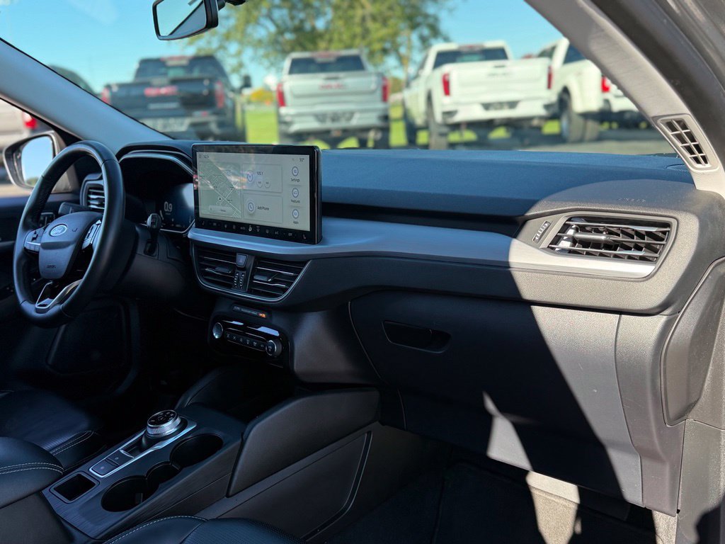 Used 2024 Ford Escape Platinum AWD/4WD image 17