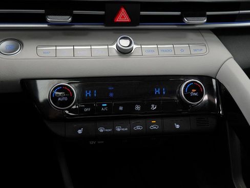 Used 2024 Hyundai Elantra Limited image 34