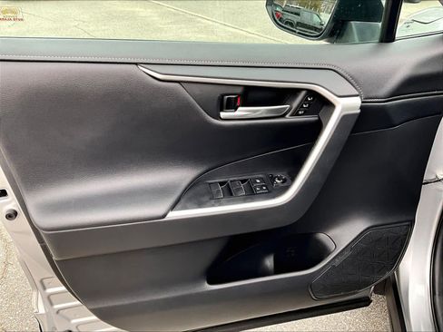 Used 2019 Toyota RAV4 Limited w/ Limited Grade Weather Package image 9