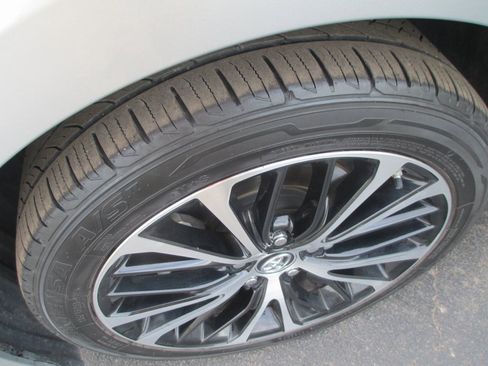 Used 2018 Toyota Camry SE image 10