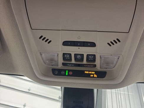 Used 2023 Buick Enclave Avenir w/ Avenir Technology Package FWD image 32