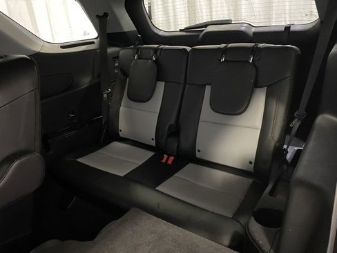 Used 2022 Ford Explorer XLT w/ Equipment Group 202A image 11