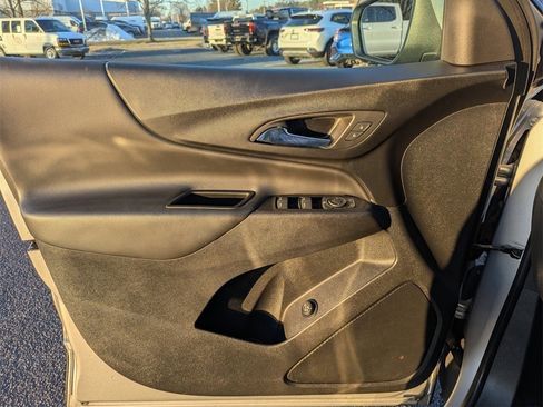 Used 2022 Chevrolet Equinox LT image 20