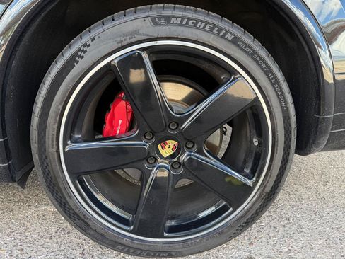 Used 2016 Porsche Cayenne GTS w/ Premium Package Plus AWD/4WD image 10