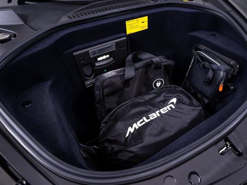 Used 2025 McLaren Artura Spider RWD image 22