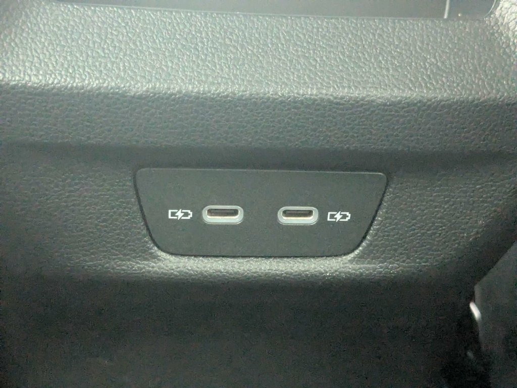 Certified 2026 Volkswagen Tiguan SE R-Line FWD image 20
