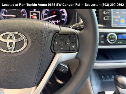Used 2016 Toyota Highlander XLE AWD/4WD image 17