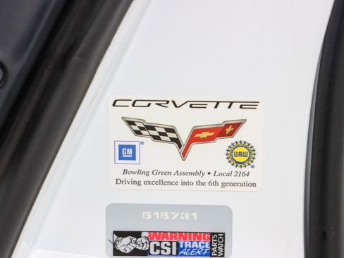Used 2009 Chevrolet Corvette Coupe w/ Z51 Performance Package RWD image 24