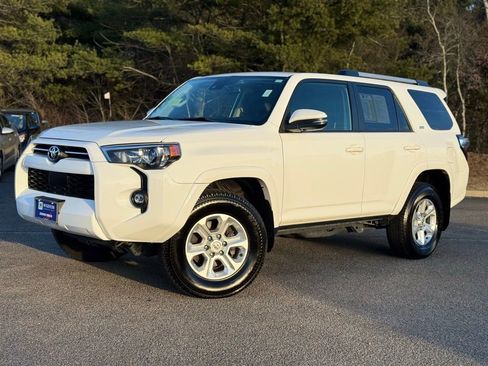 Used 2023 Toyota 4Runner SR5 Premium image 2