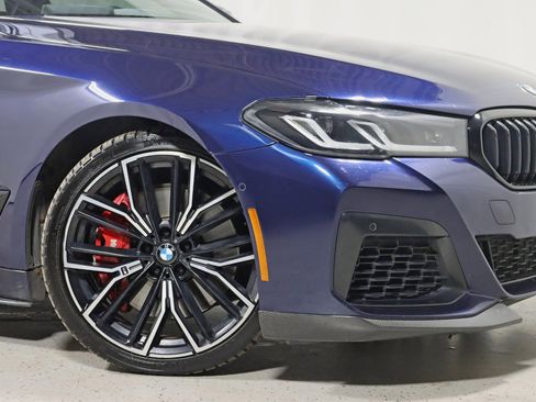 Used 2022 BMW M550i xDrive image 5