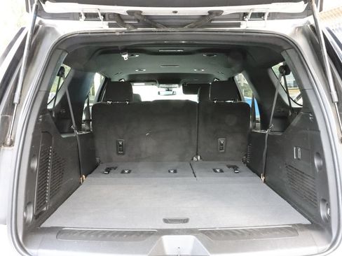 Used 2022 GMC Yukon XL SLE w/ Gmc Pro Safety Plus Package AWD/4WD image 29