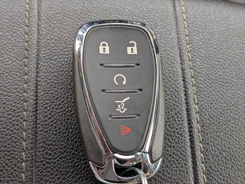 Used 2023 Chevrolet Traverse LT AWD/4WD image 29
