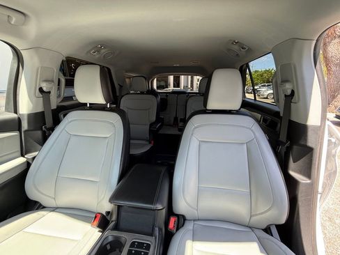 Used 2021 Ford Explorer XLT w/ Equipment Group 202A RWD image 7
