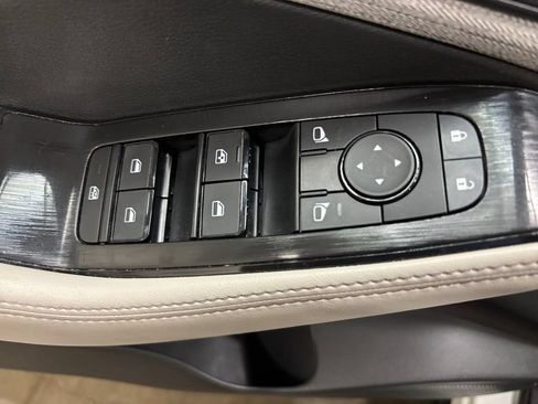 Used 2023 Nissan Rogue SV AWD/4WD image 13