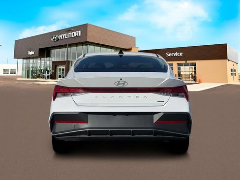 New 2026 Hyundai Elantra Hybrid FWD image 6