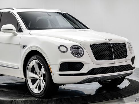 Used 2019 Bentley Bentayga image 26