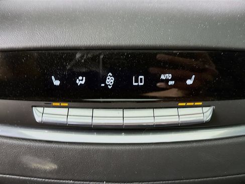 Used 2022 Cadillac Escalade ESV Premium Luxury w/ LPO, Radiant Package AWD/4WD image 26