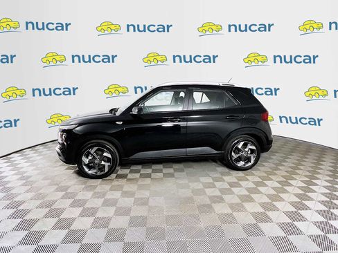 Certified 2025 Hyundai Venue SEL image 4